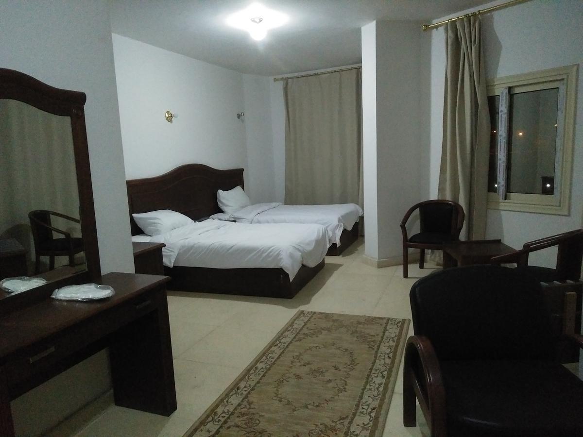 Royal Nj Hotel Borg El Arab Esterno foto