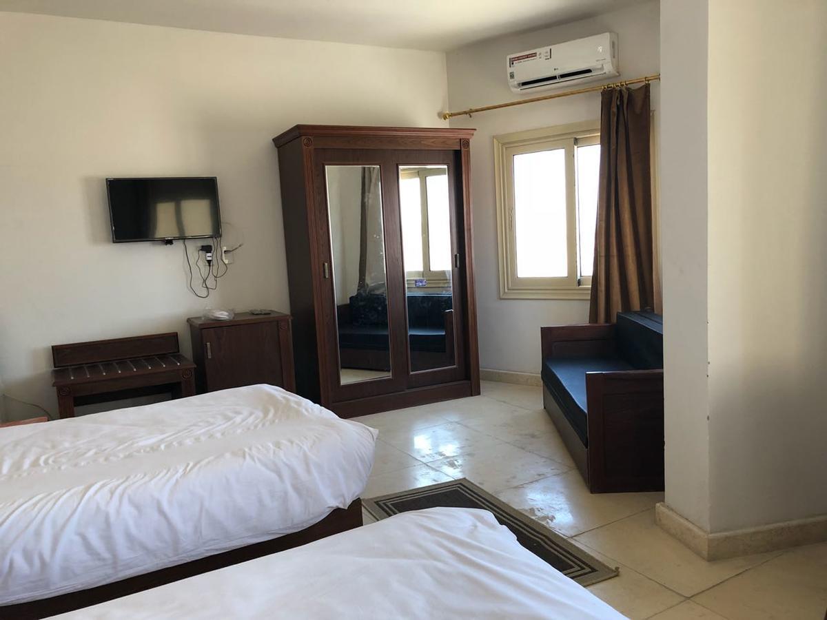 Royal Nj Hotel Borg El Arab Esterno foto