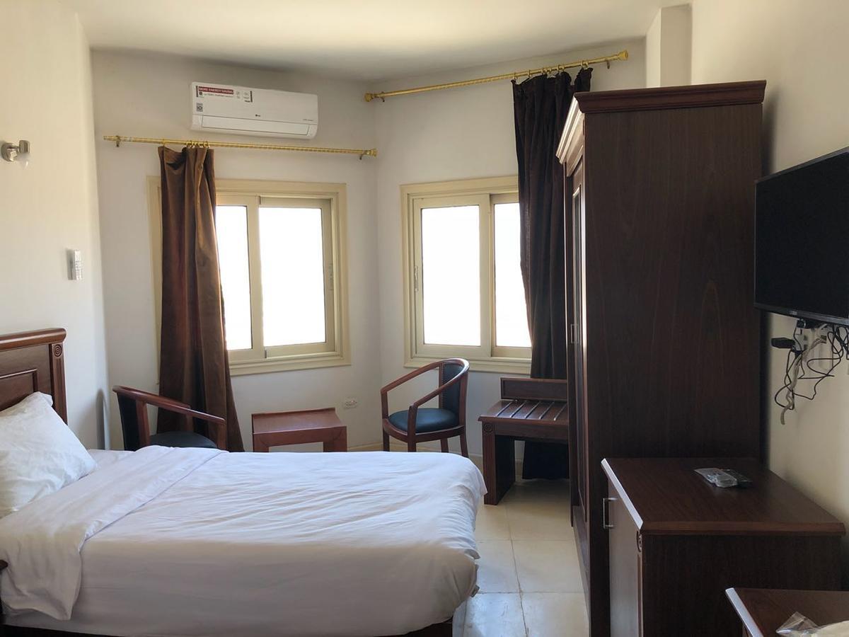 Royal Nj Hotel Borg El Arab Esterno foto