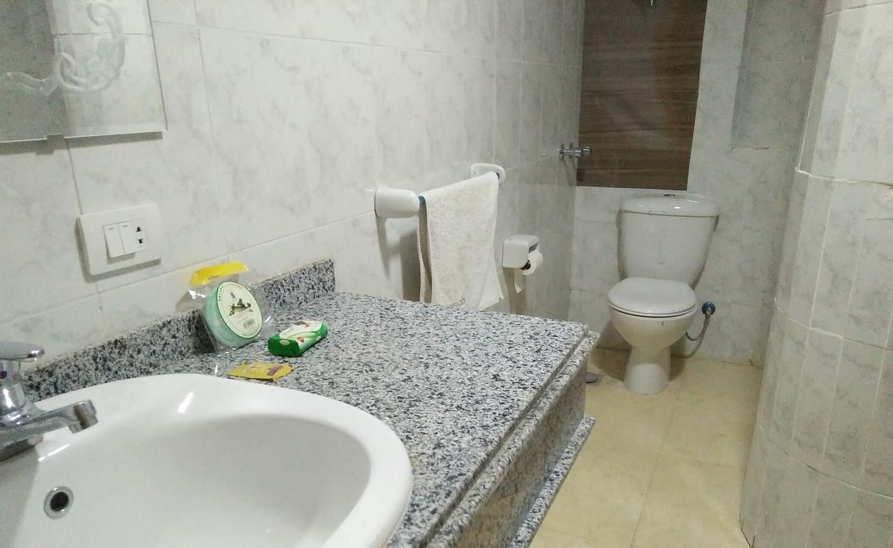 Royal Nj Hotel Borg El Arab Esterno foto